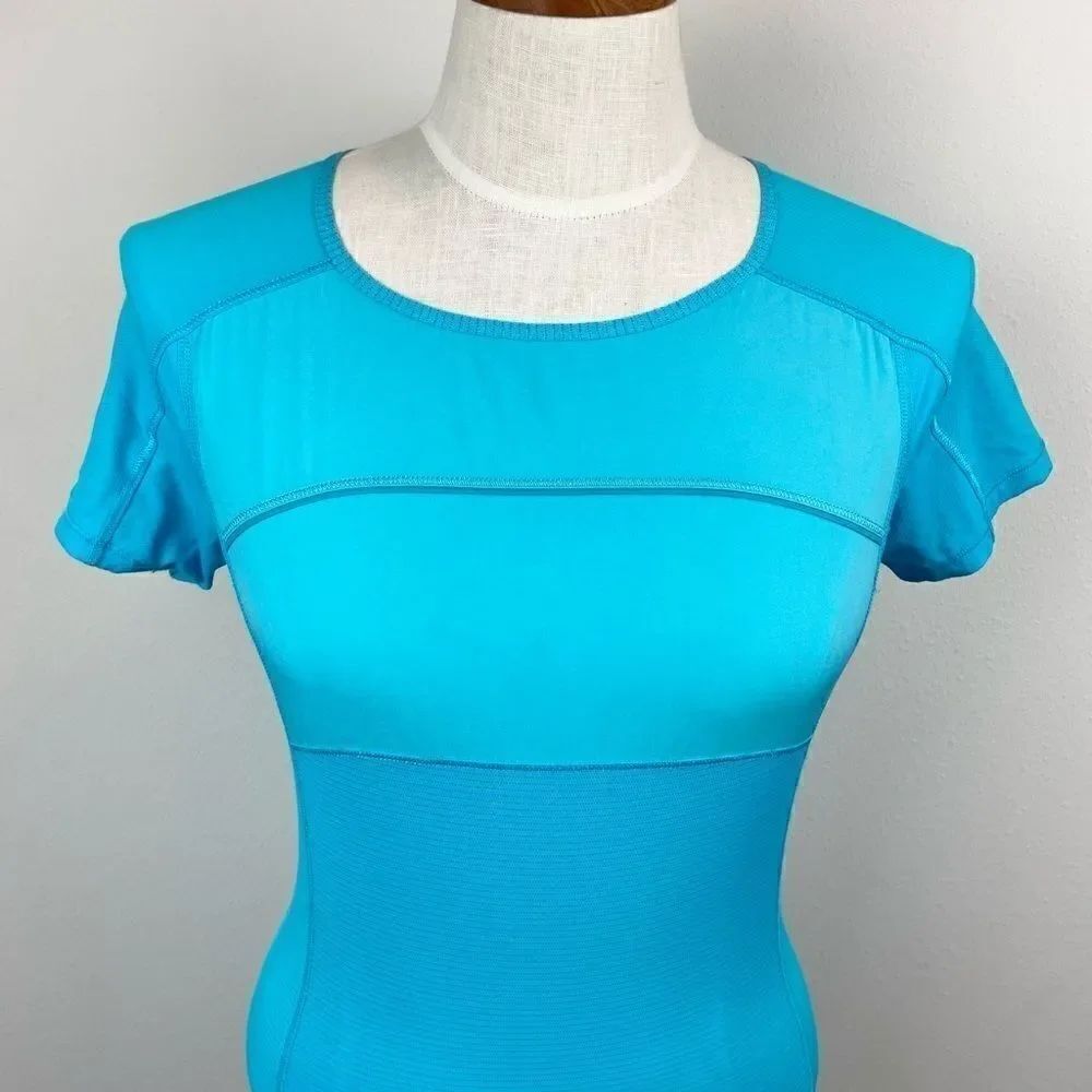 Lululemon Mesh Back Cut-Out Workout Tee - Picture 3 of 7